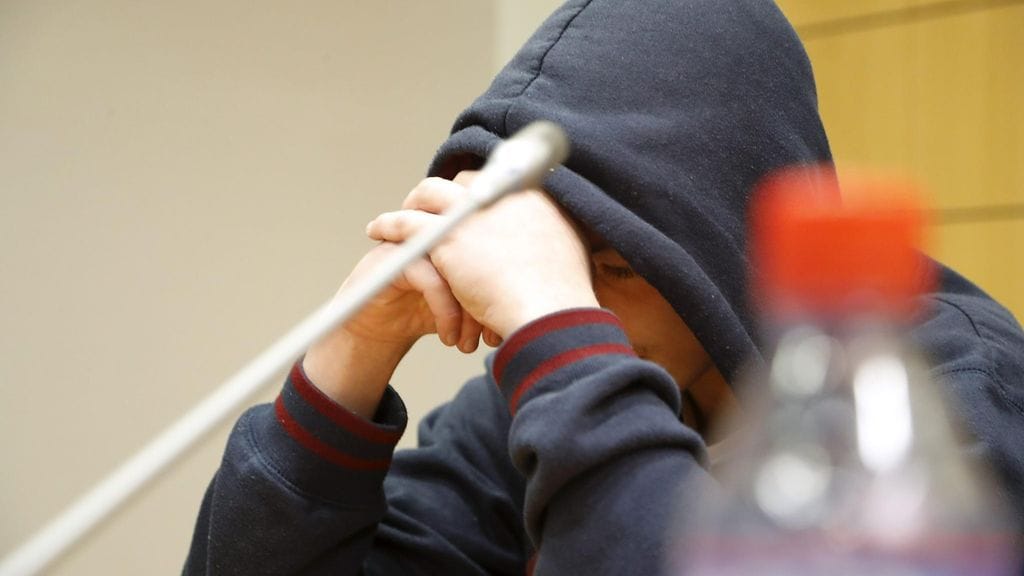 Kuva miehen vangitsemisoikeudenkäynnistä Pirkanmaan käräjäoikeudessa Tampereella tiistaina  21. helmikuuta 2017.