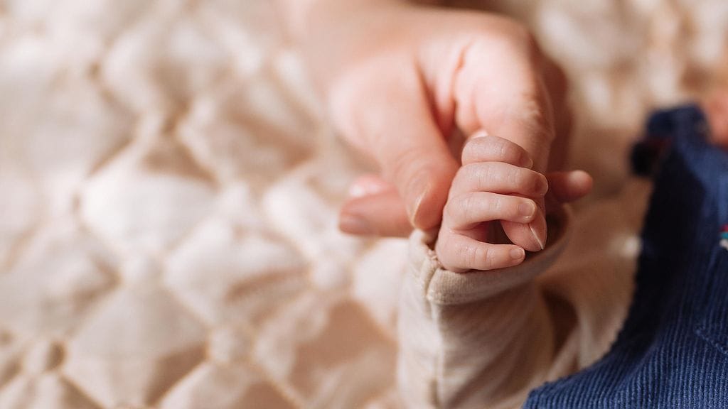 Pieni poika on vanhempien mukaan kaiken yrittämisen arvoinen.