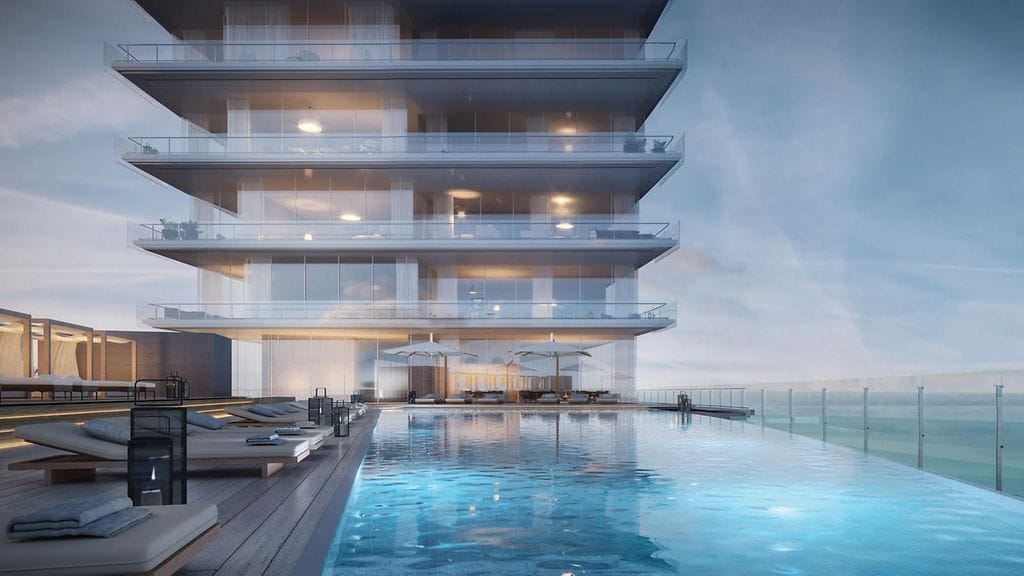 Ylellinen pilvenpiirtäjä ei ole mitään ilman infinity poolia eli "reunatonta" uima-allasta.