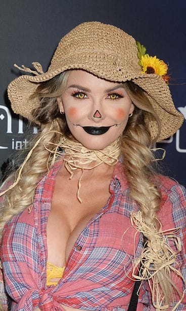 Maxim-halloween 21.10. Emily Sears