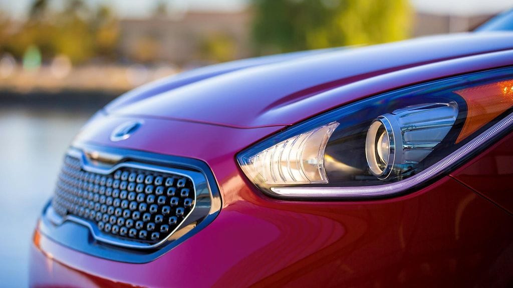 Kia Niro lähikuvassa.
