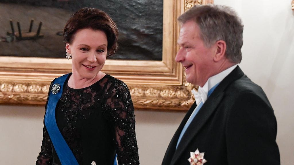 Rouva Jenni Haukio ja presidentti Sauli Niinistö Puolan presidentin juhlaillallisilla Presidentinlinnassa 24. lokakuuta 2017.