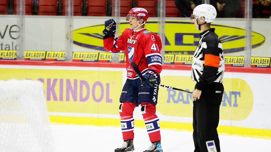 Miro Heiskanen onnistui maalinteossa kahdesti illan ottelussa.