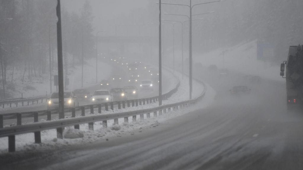 Huono ajokeli moottoritiellä Vantaan kohdalla torstaina iltapäivällä 26. lokakuuta 2017.