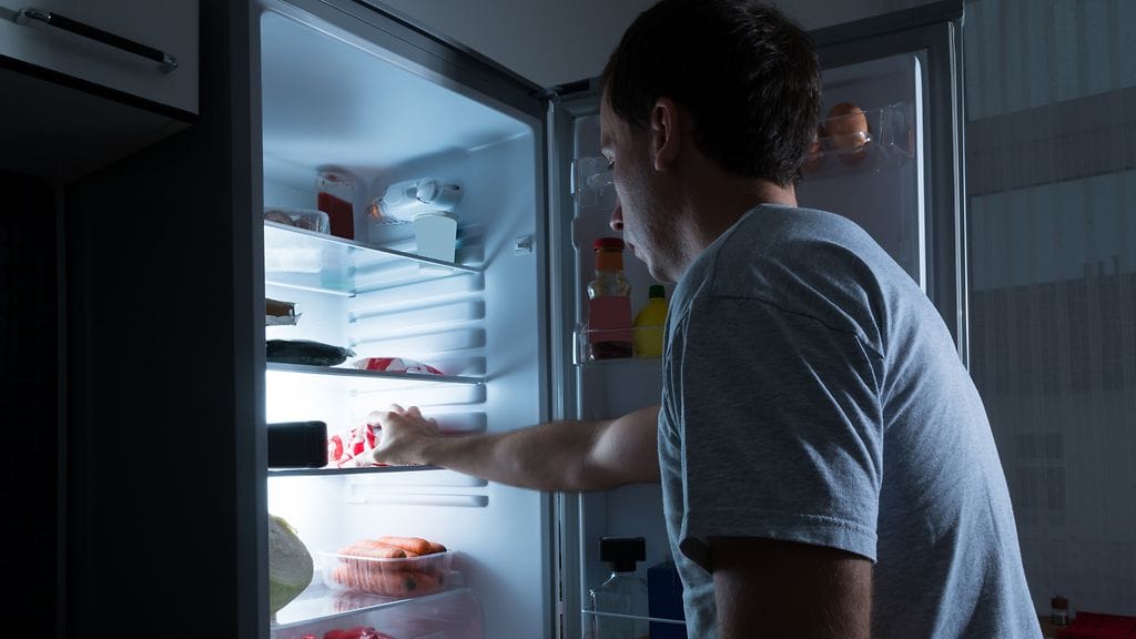 Osa ruoaista voi auttaa nukahtamisessa, osalla on päinvastainen vaikutus.