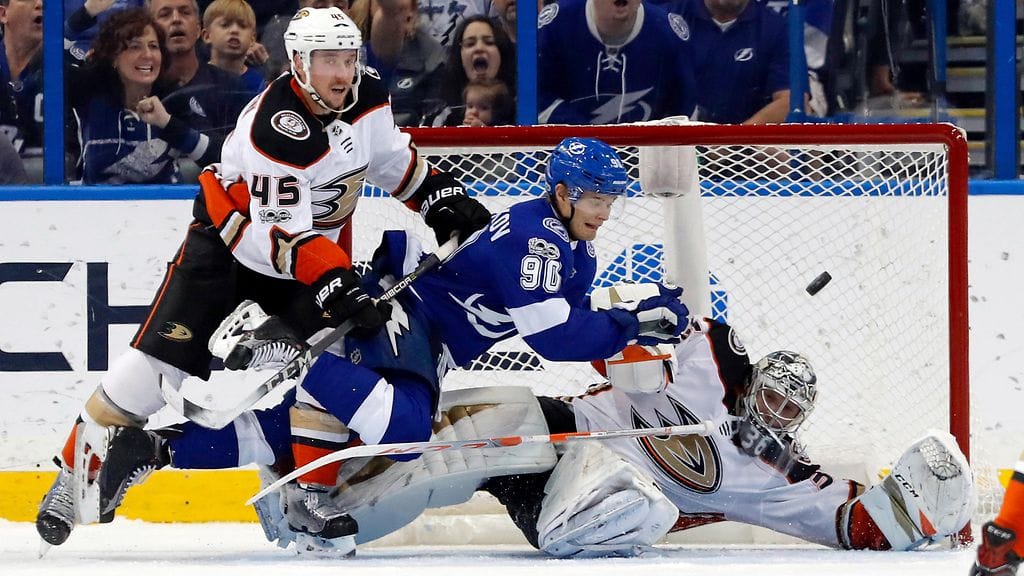 Koko alkukauden sivussa ollut Anaheim-pakki Sami Vatanen palasi kehiin Tampa Bayta vastaan.