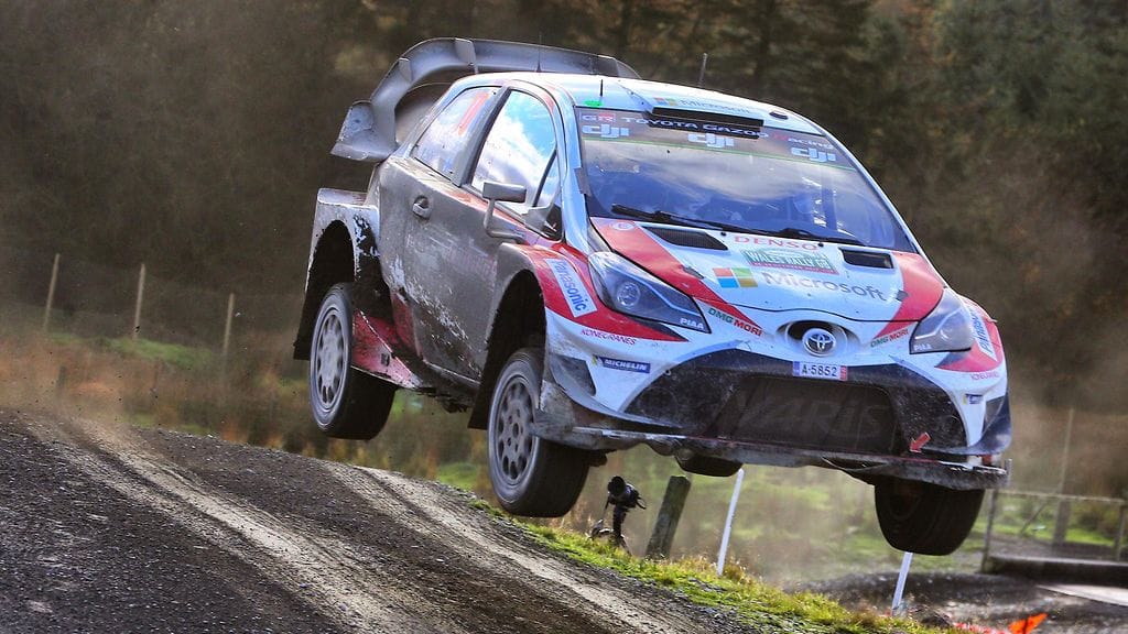 Jari-Matti Latvala on neljäntenä Walesin MM-rallissa.