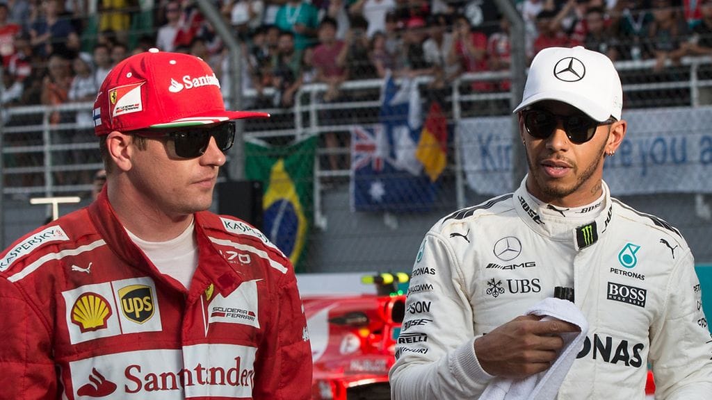 Kimi Räikkönen ja Lewis Hamilton olivat viimeisiä kuskiyhdistyken ulkopuolelle jättäytyneitä kuskeja.