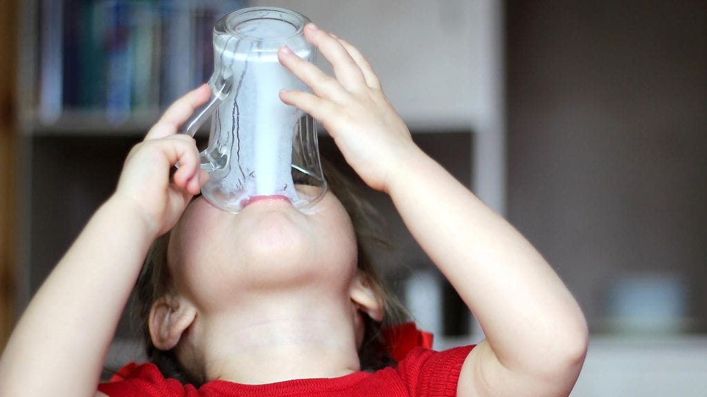 THL:n mukaan leikki-ikäiselle lapselle riittää 20–30 grammaa rasvaa päivässä. Kuvituskuva.