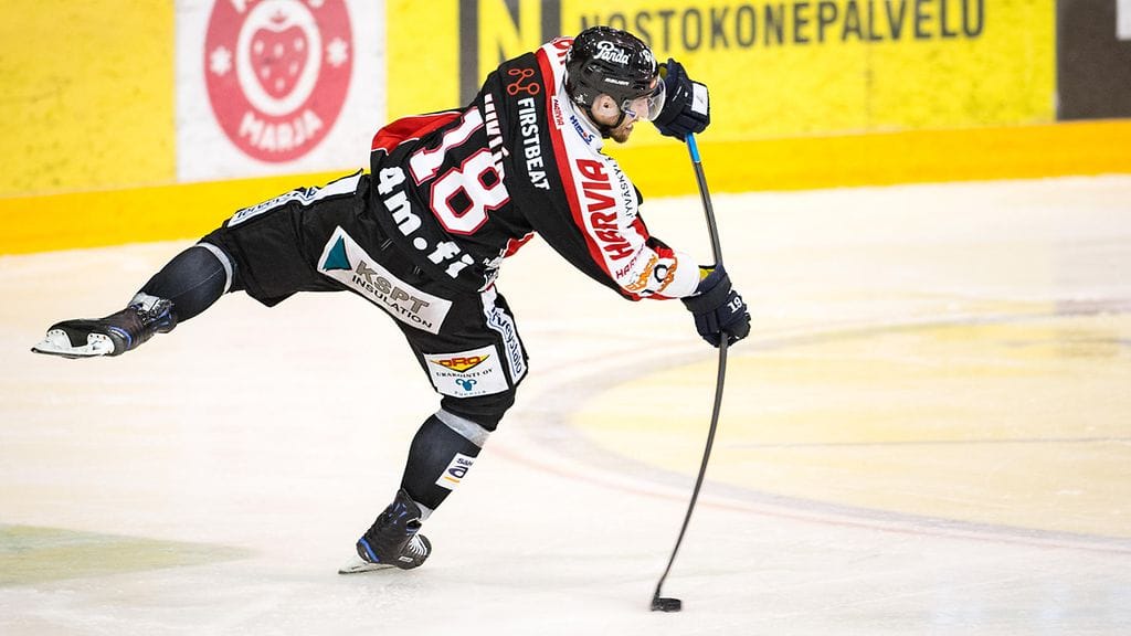 Michel Miklik JYPin paidassa viime keväänä.