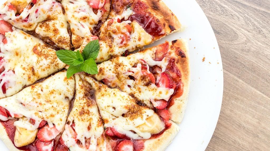 Mansikkaa saa pizzaansa myös Suomessa. Kuvituskuva.