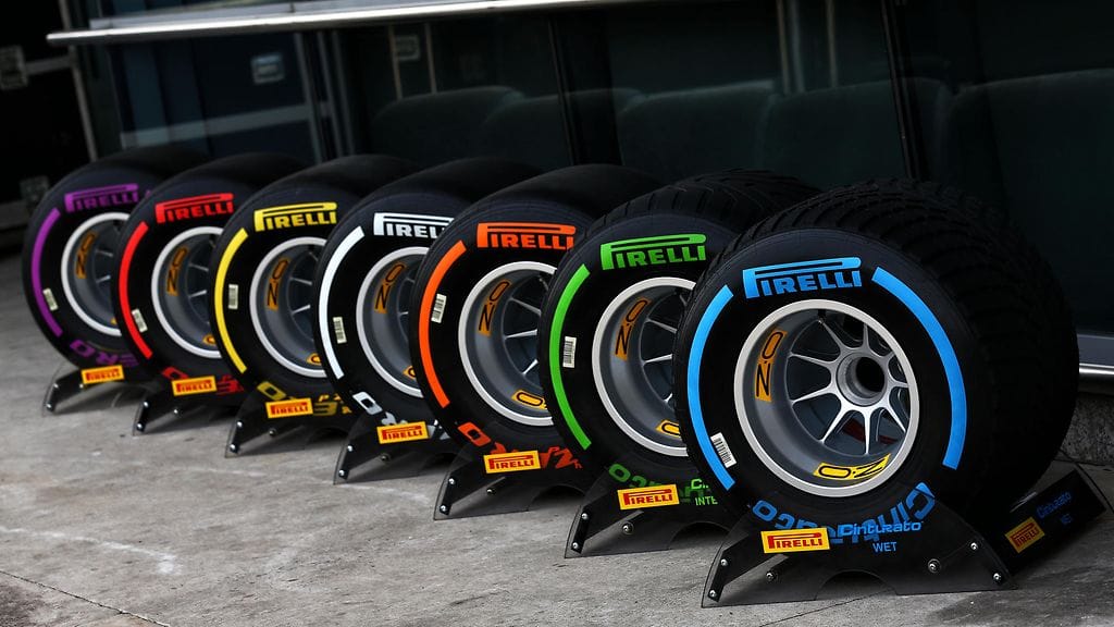 Brasilian GP:ssä käytössä ovat superpehmeä (punainen), pehmeä (keltainen) sekä toiseksi kovin (valkoinen) rengasseos.