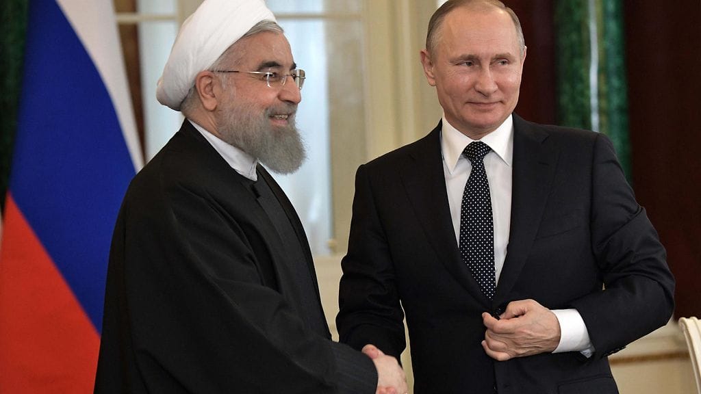 Vladimir Putin tapasi Iranin Presidentin Hassan Rouhanin maaliskuussa Moskovassa. Nyt Putin vierailee puolestaan Iraissa.