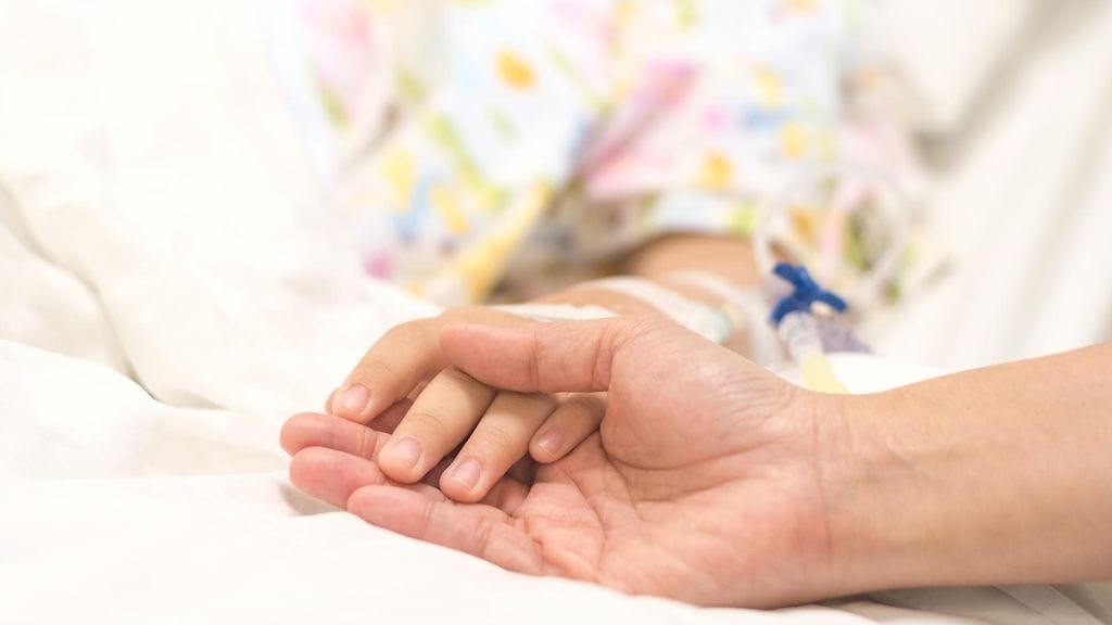 Äidin mukaan oman lapsen sairastuminen on paljon kovempi paikka kuin oma diagnoosi.