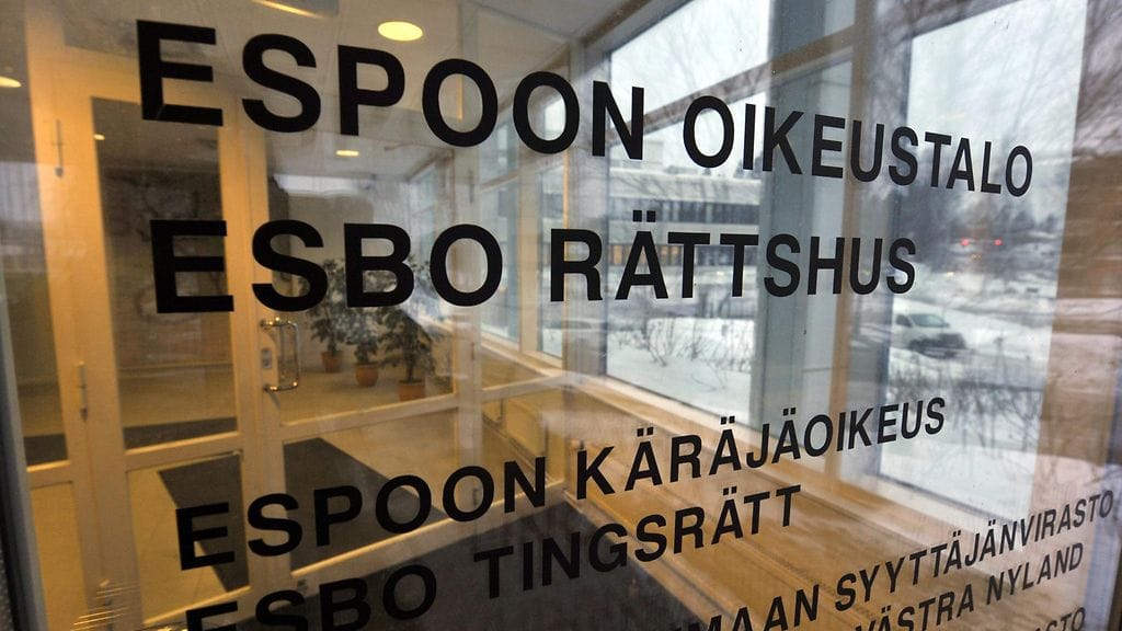 Käräjäoikeus tuomitsi parikymppisen miehen ehdottomaan vankeuteen.