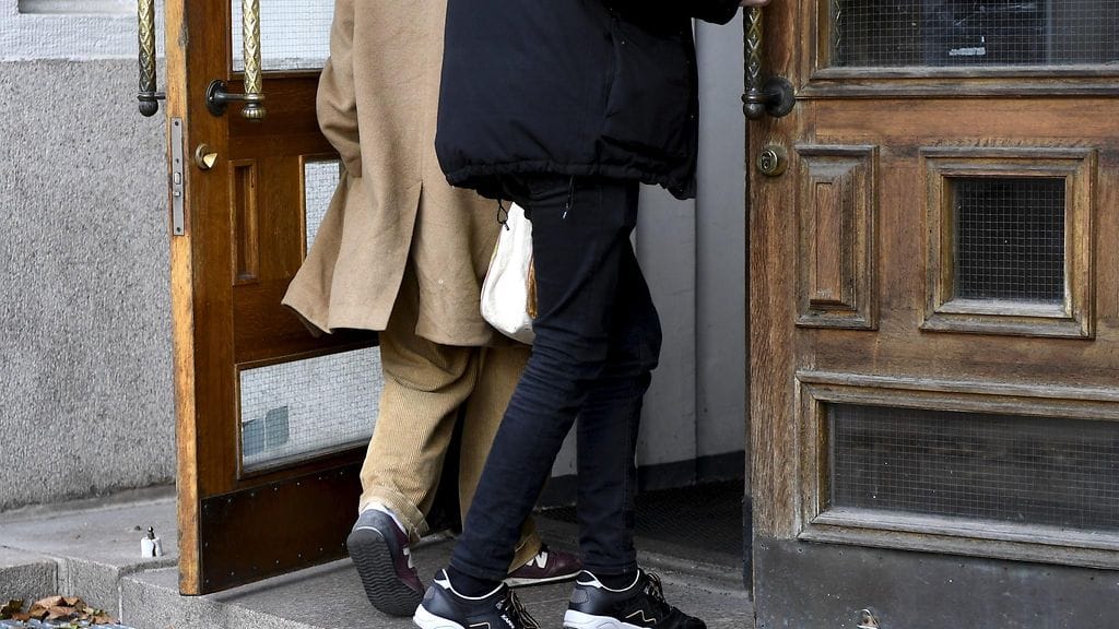 Häirinnästä syytetty helsinkiläisen Kallion lukion teatterin mieslehtori kiistää STT:lle, että olisi harjoituksissa ahdistellut oppilaita. Kuvituskuva.