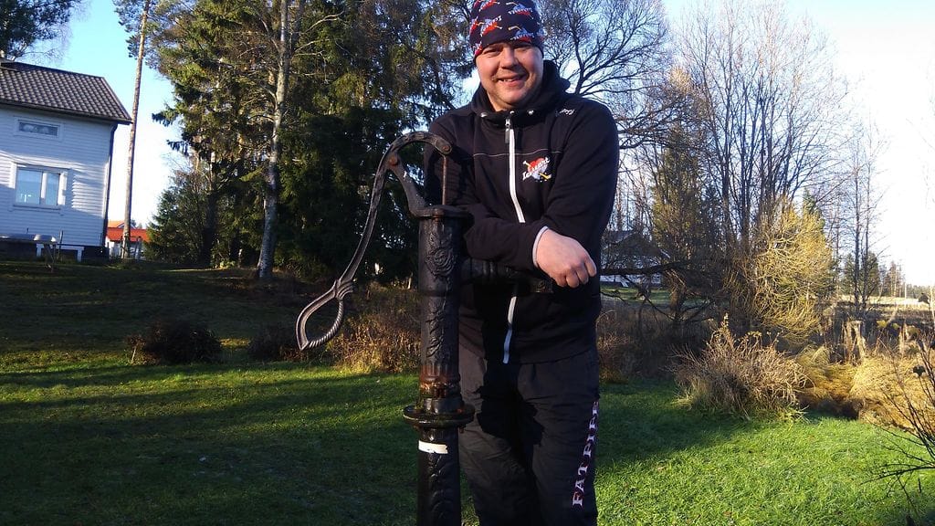 41-vuotiaalla Miika Niemelälla on kolme kotona asuvaa kouluikäistä lasta. Perheeseen kuuluu myös 21-vuotias tyttö. "Isyys terminä on jo kunnianimi", hän sanoo.