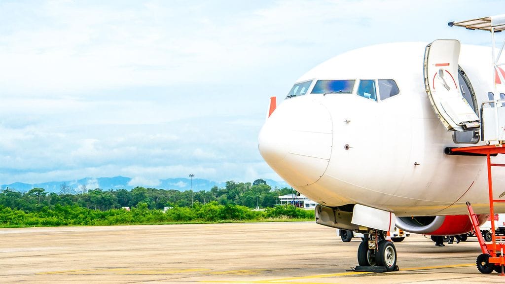 Häiriötä aiheuttanut perhe poistettiin lennolta.