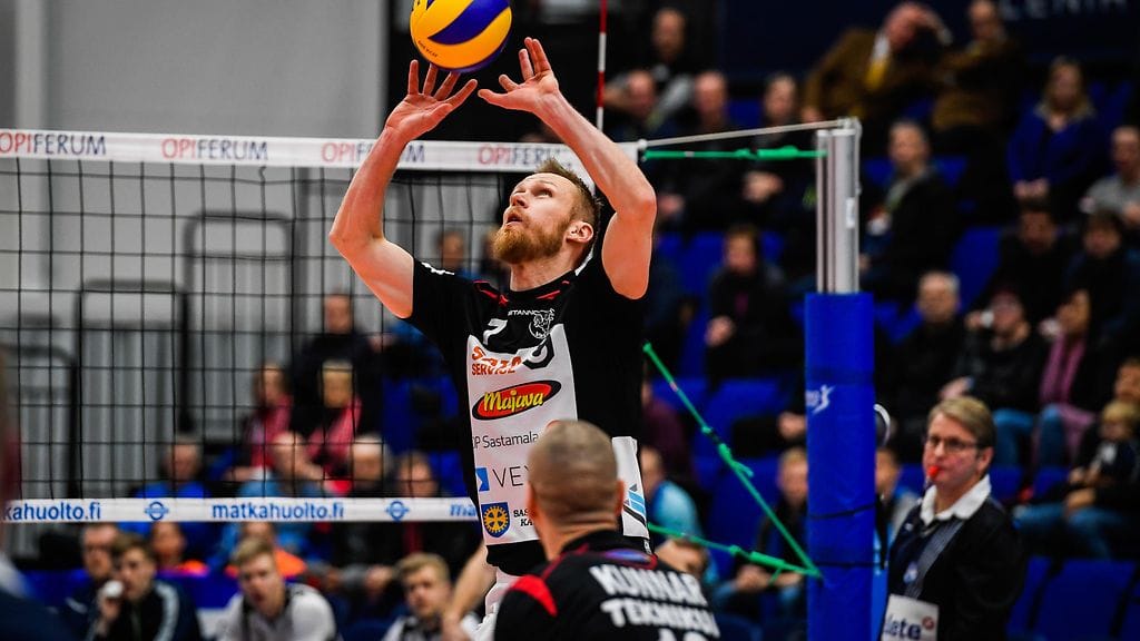 Mikko Esko jatkaa uraansa Viron lentopalloliigassa.