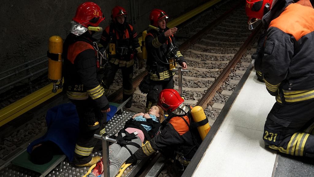 Valmiusharjoitus Koivusaaren metroasemalla 6