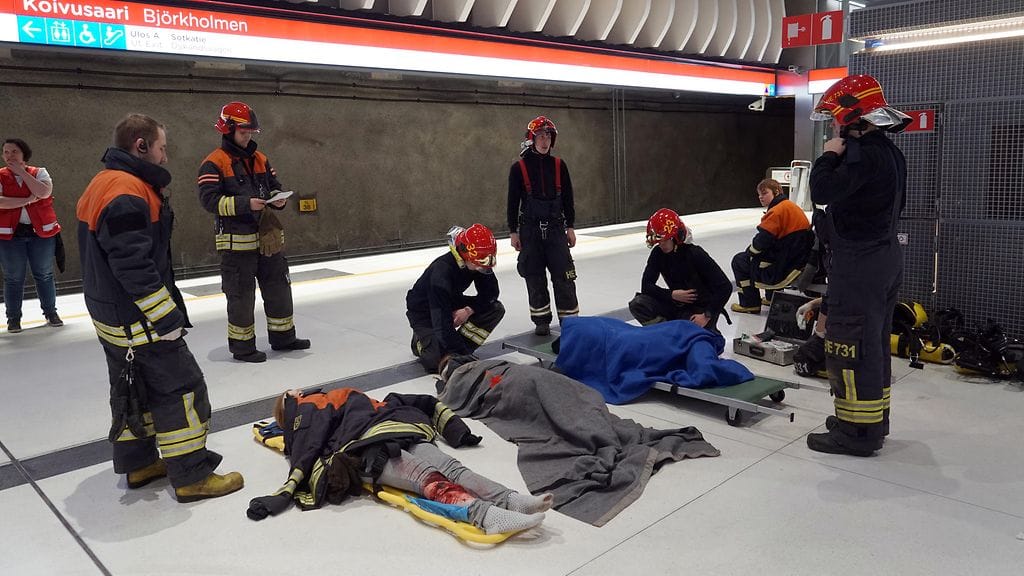 Valmiusharjoitus Koivusaaren metroasemalla 7