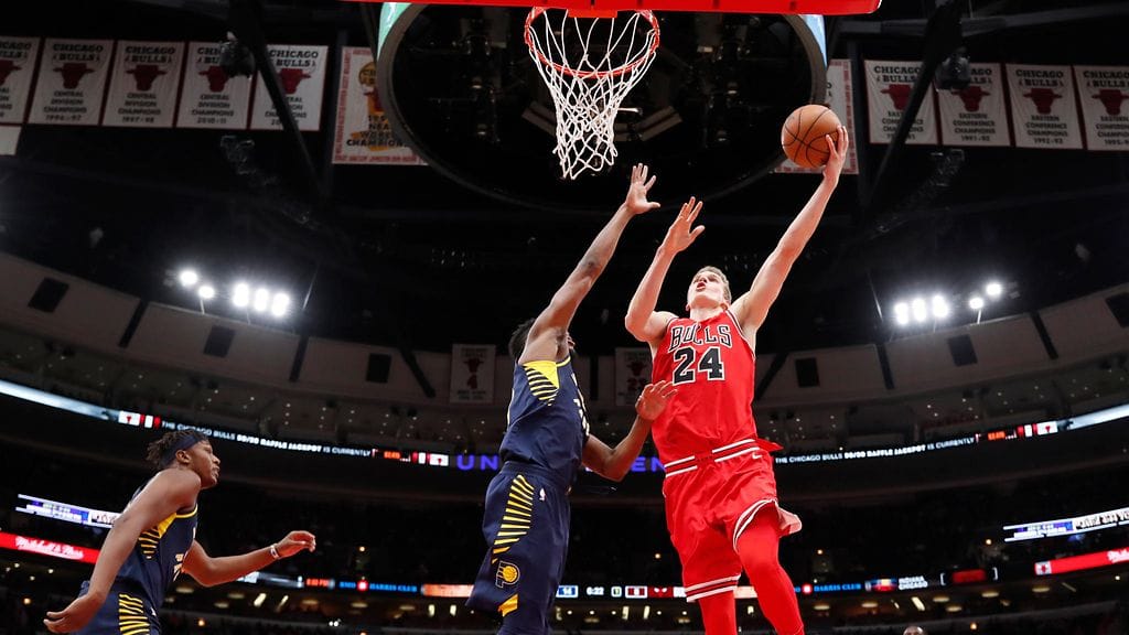 Lauri Markkanen vauhdissa Indiana Pacersia vastaan.