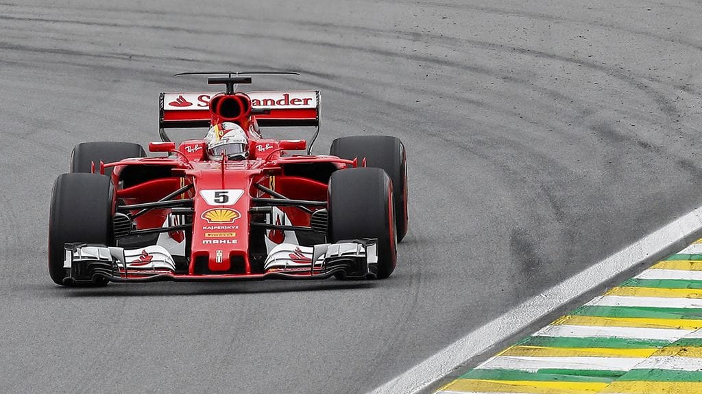 Sebastian Vettel lähtee Brasilian kisaan eturivistä.