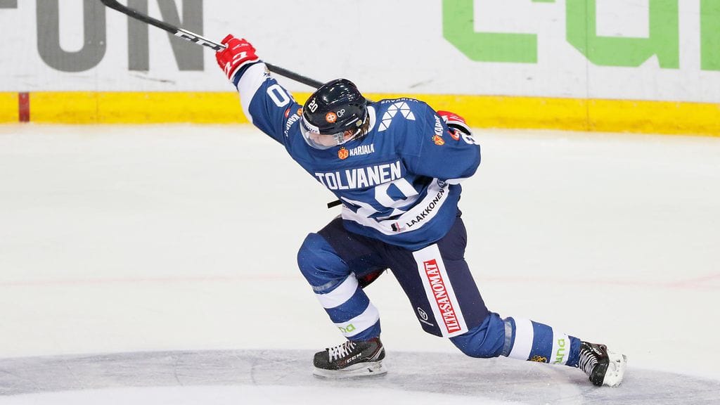 Eeli Tolvanen tulitti komean osuman.