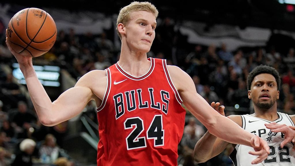 Lauri Markkanen ottelussa San Antonio Spursia vastaan.