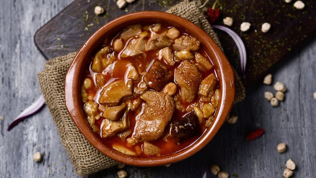 Maukas pataruoka valmistuu hitaasti mutta helposti.