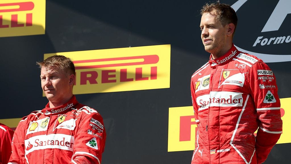 Sebastian Vettel (oik.) on ajanut tällä kaudella podiumille 12 kertaa, Kimi Räikkönen 7 kertaa.