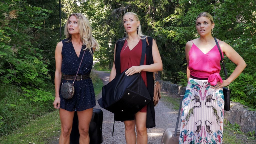 PTT3_EPS01_EVA_LINDA_MONICA_01