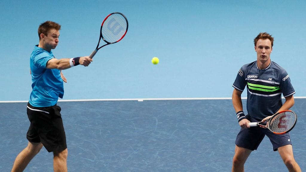 Henri Kontinen (oik.) ja John Peers jatkavat ATP-finaaliturnauksessa taistelua jatkopaikoista.