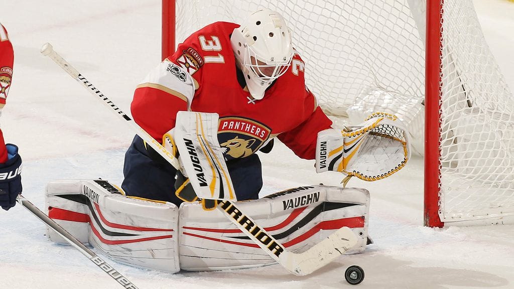 Antti Niemi ehti pelata Floridassa vain kaksi ottelua. Sitä ennen hän torjui tällä kaudella Pittsburghin riveissä kolmessa pelissä.