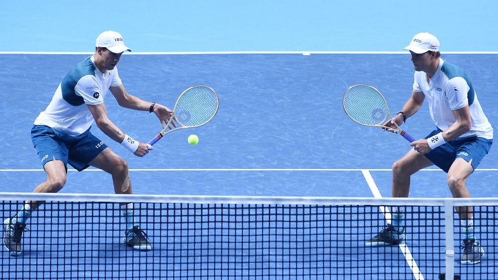 Mike (vas.) ja Bob Bryan pelaavat tänään tämänvuotisen ATP-finaaliturnauksen toisen ottelunsa.