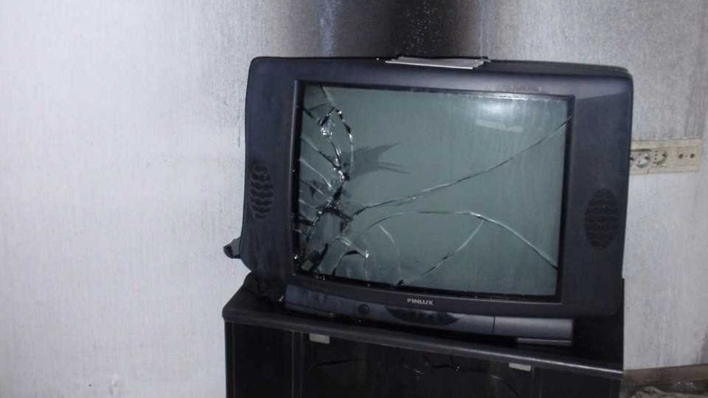 Kyseinen kuvaputkitelevisio syttyi eilen liekkeihin Lappeenrannassa sijaitsevassa palvelutalossa.