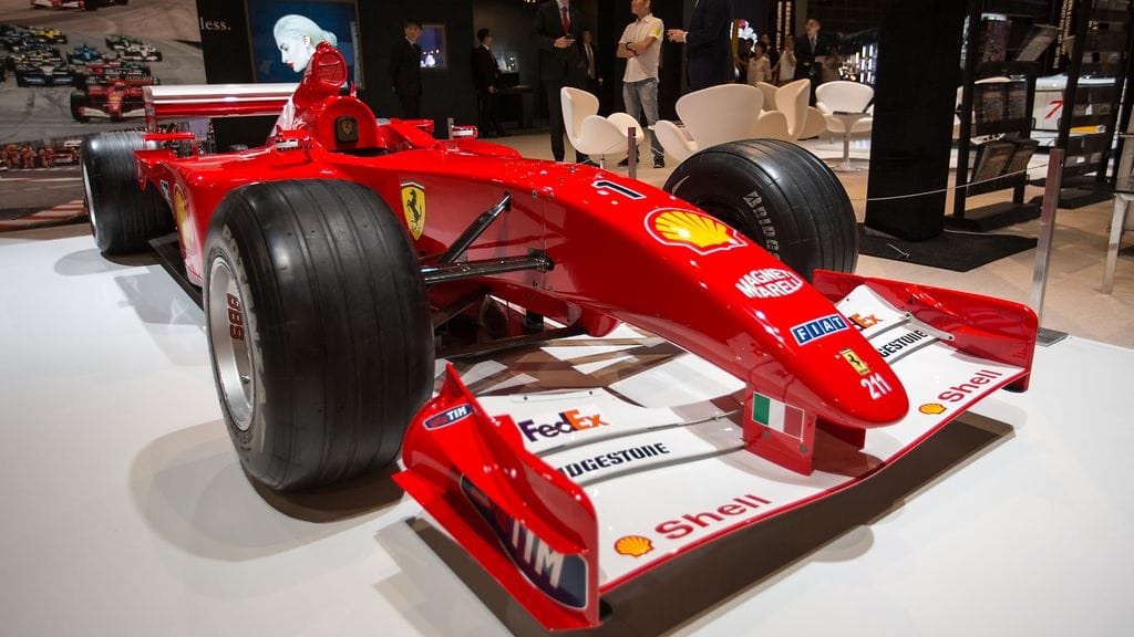 Michael Schumacherin vuoden 2001 mestaruusauto huutokaupattiin marraskuussa. Hinta nousi 6,2 miljoonaan euroon.