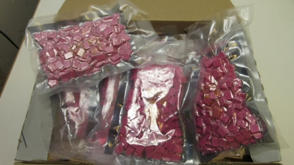 tulli_kuva_10_extaasitablettipakkauksia