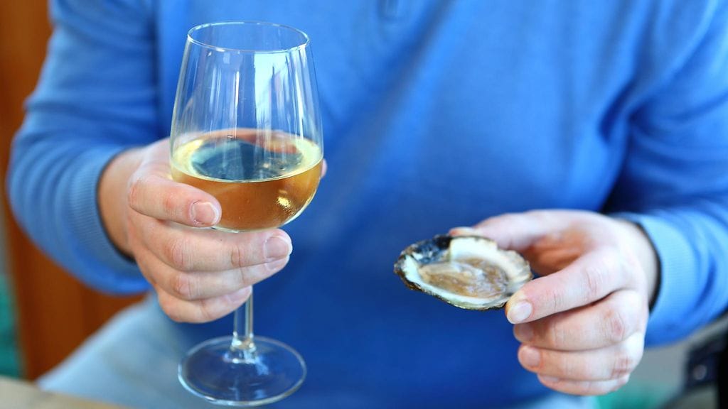 Chablis-viini ja osteri ovat klassikkoyhdistelmä.