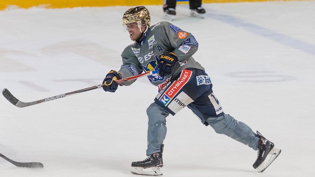 Zach Budishin ottelu päättyi ennen aikojaan suihkukomennukseen.