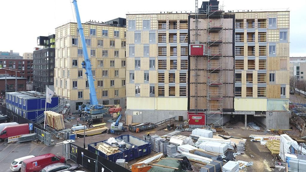 Wood City -puukerrostalokorttelin rakennustyömaa Jätkäsaaressa Helsingissä maanantaina 13. marraskuuta 2017. Kohteen puukerrostaloista on löytynyt hometta, ja mikrobivauriot ovat olleet tiedossa jo puoli vuotta, uutisoi mm. Helsingin Sanomat viime viikolla.