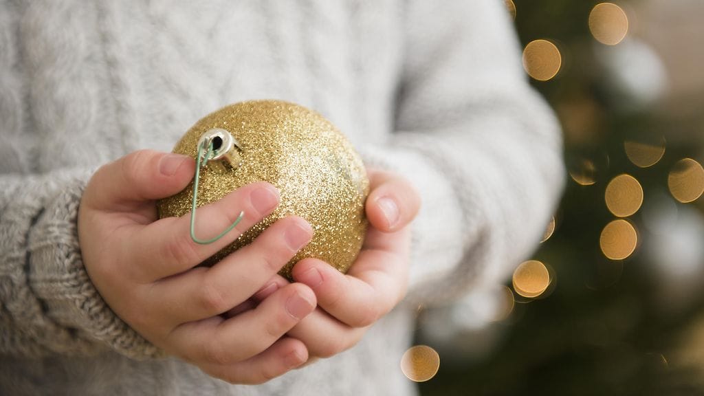 Joulukoristeet ovat kannustaneet vakavasti sairasta poikaa jaksamaan päivä kerrallaan.