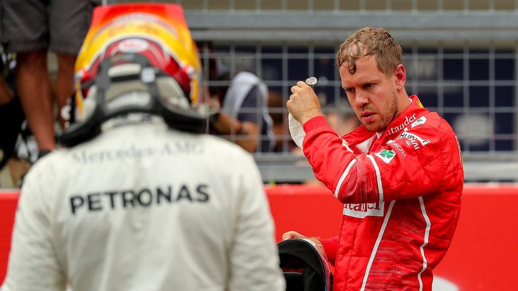 Lewis Hamilton on varmistanut uransa neljännen maailmanmestaruuden, kun taas Sebastian Vettel on ennen kauden viimeistä kisaa MM-sarjassa kakkosena.