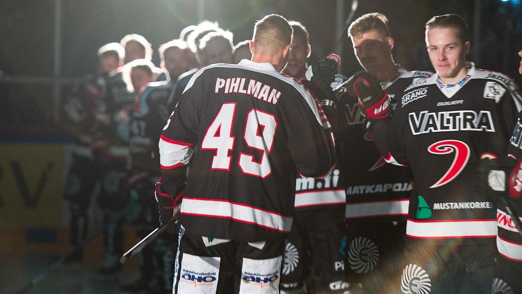 Tuomas Pihlmania juhlistettiin tyylikkäästi.