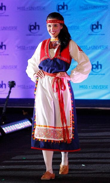 Michaela Söderholm 18.11.2017 Miss Universum -kansallispukuharjoitukset