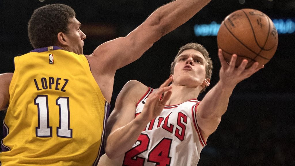 Lauri Markkasen heitto ei uponnut Lakersia vastaan.