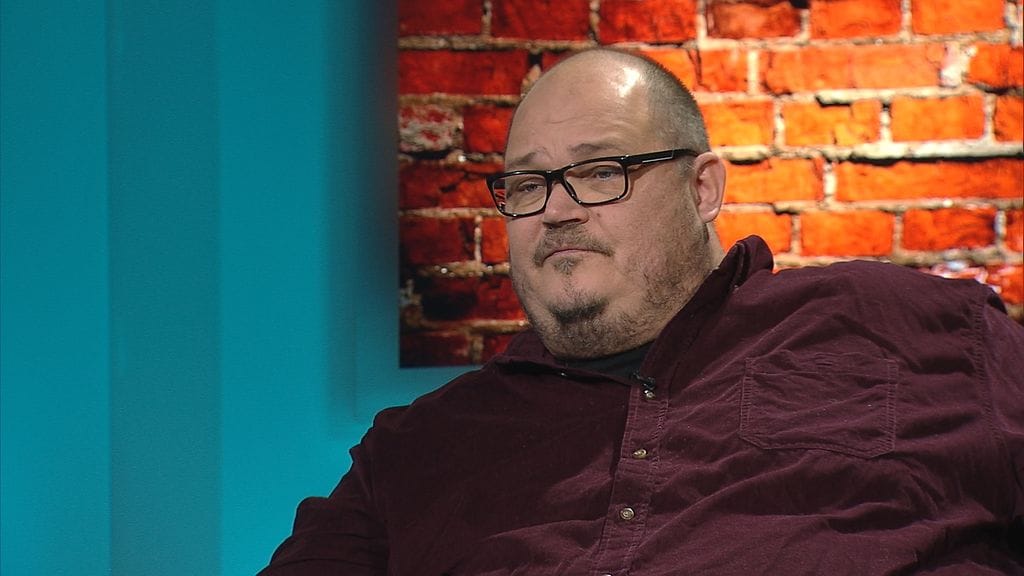 Miika Pettersson vaihtoi ammattirikollisen uran stand up -komiikkaan.