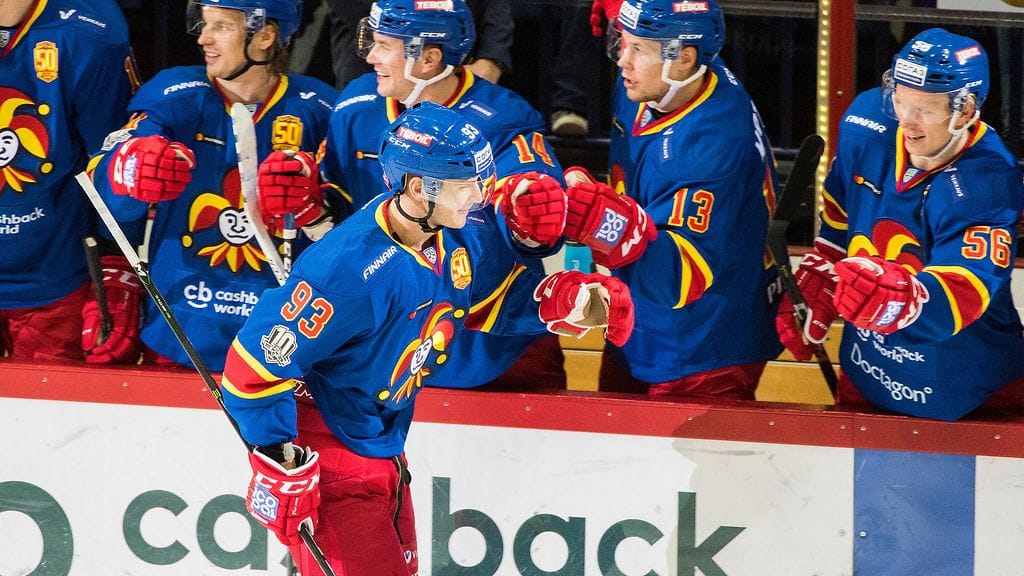 Peter Regin juhli 1–0-maaliaan.