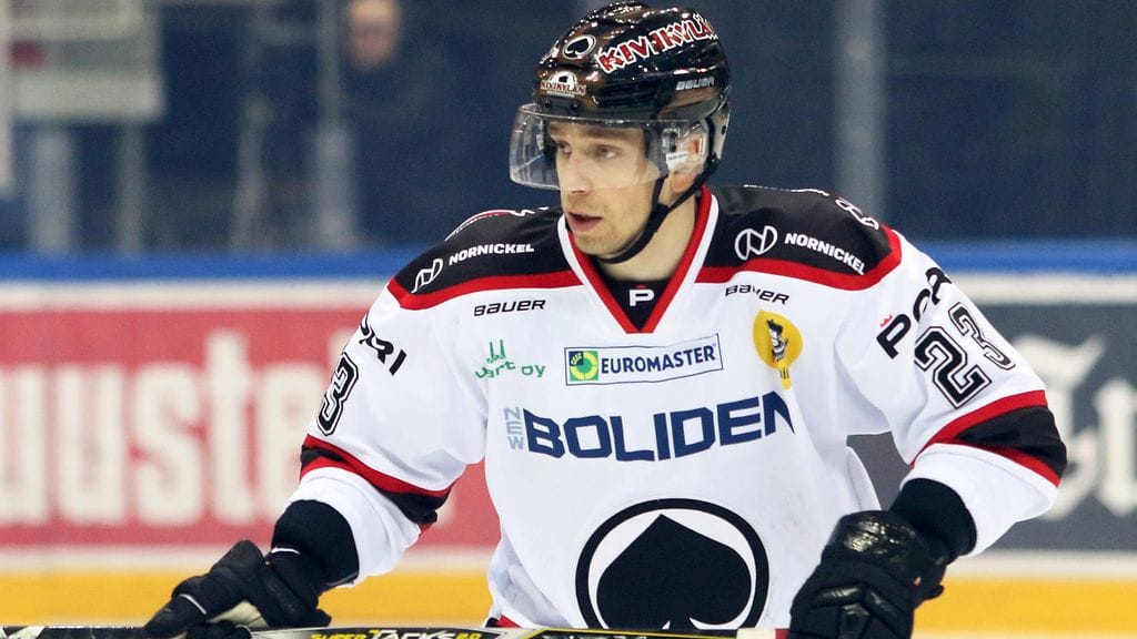 Sakari Salminen palasi kasvattiseuraansa Porin Ässiin saatuaan kenkää KHL-seura Dinamo Moskovasta.