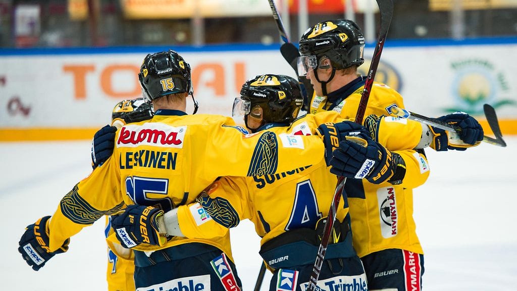 Jukurit juhli voittoa Jyväskylässä.
